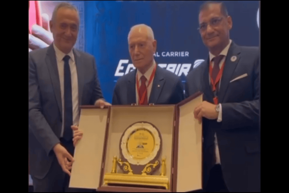 Prof. Dr. Mehmet Haberal’a Kahire’de “Global Icon” Ödülü